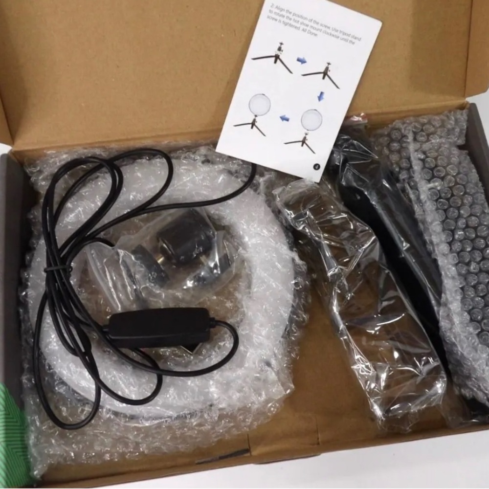 LED 6in. Ring Light Kit w/ Cell Phone Holder, Tripod Mactrem NEW
